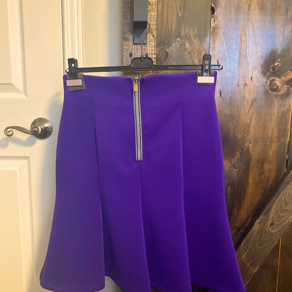 New Versace purple skirt, large, no flaws, mint